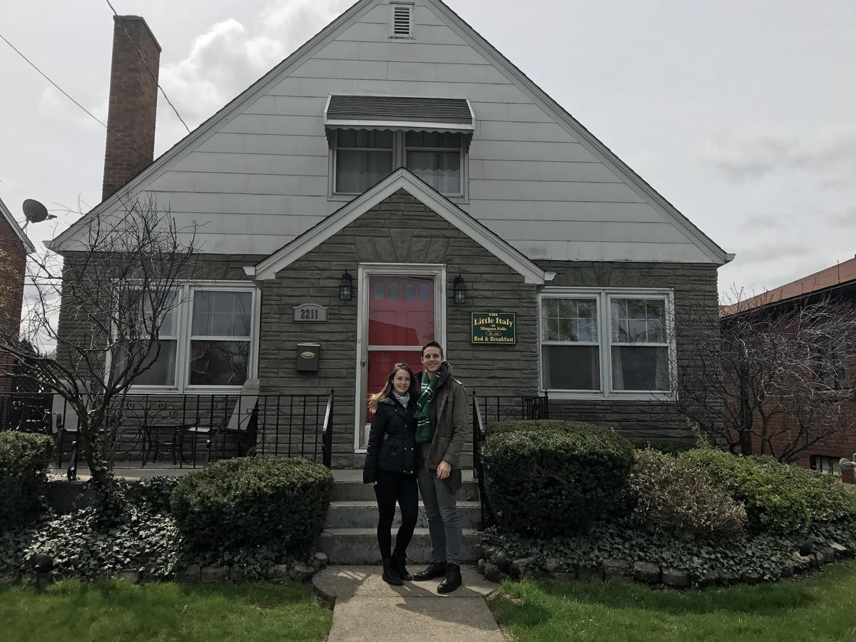 The Little Italy Of Niagara Falls Bed & Breakfast Extérieur photo
