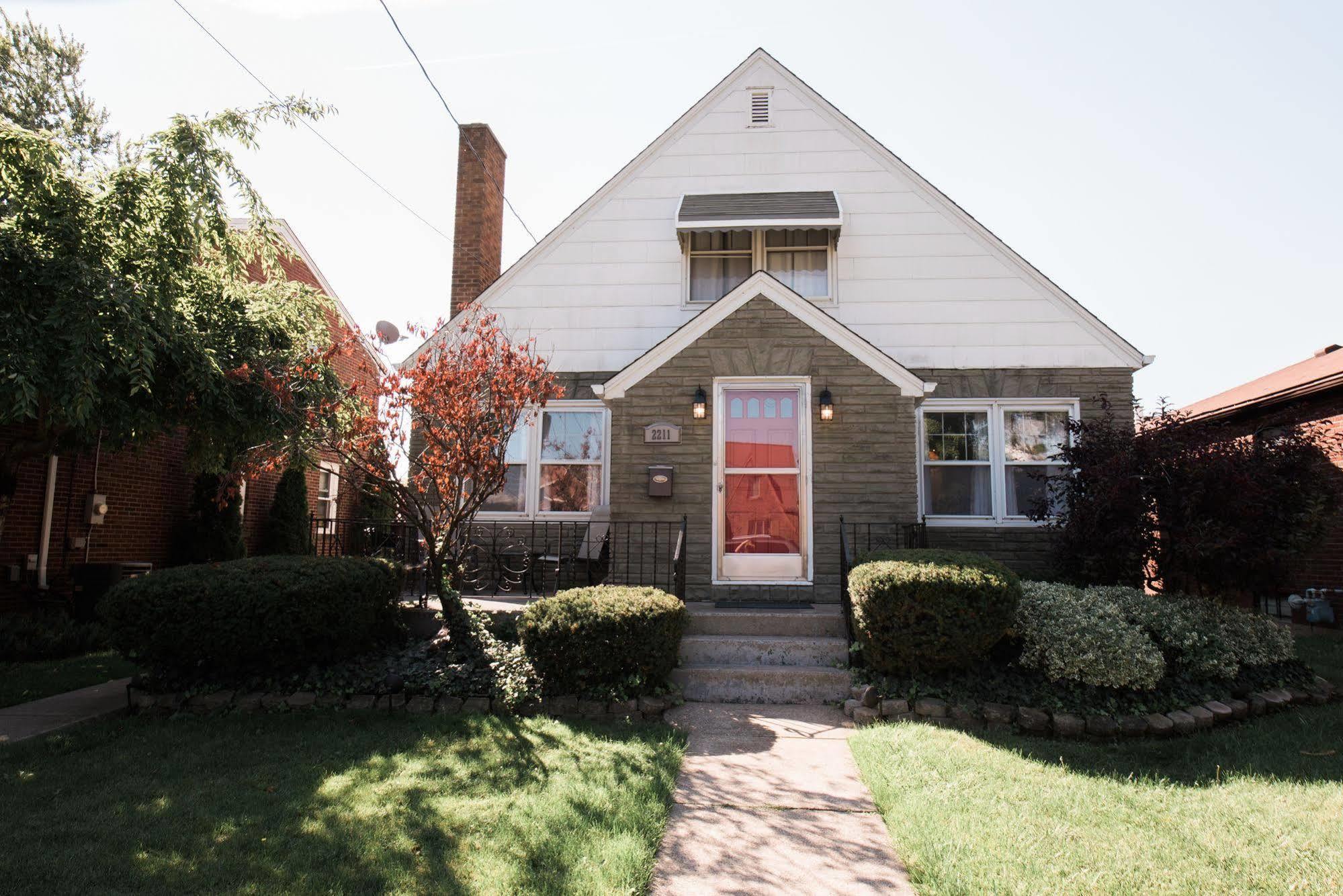 The Little Italy Of Niagara Falls Bed & Breakfast Extérieur photo