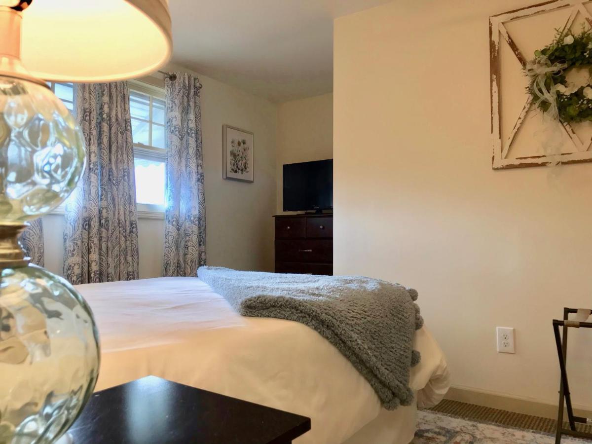 The Little Italy Of Niagara Falls Bed & Breakfast Extérieur photo